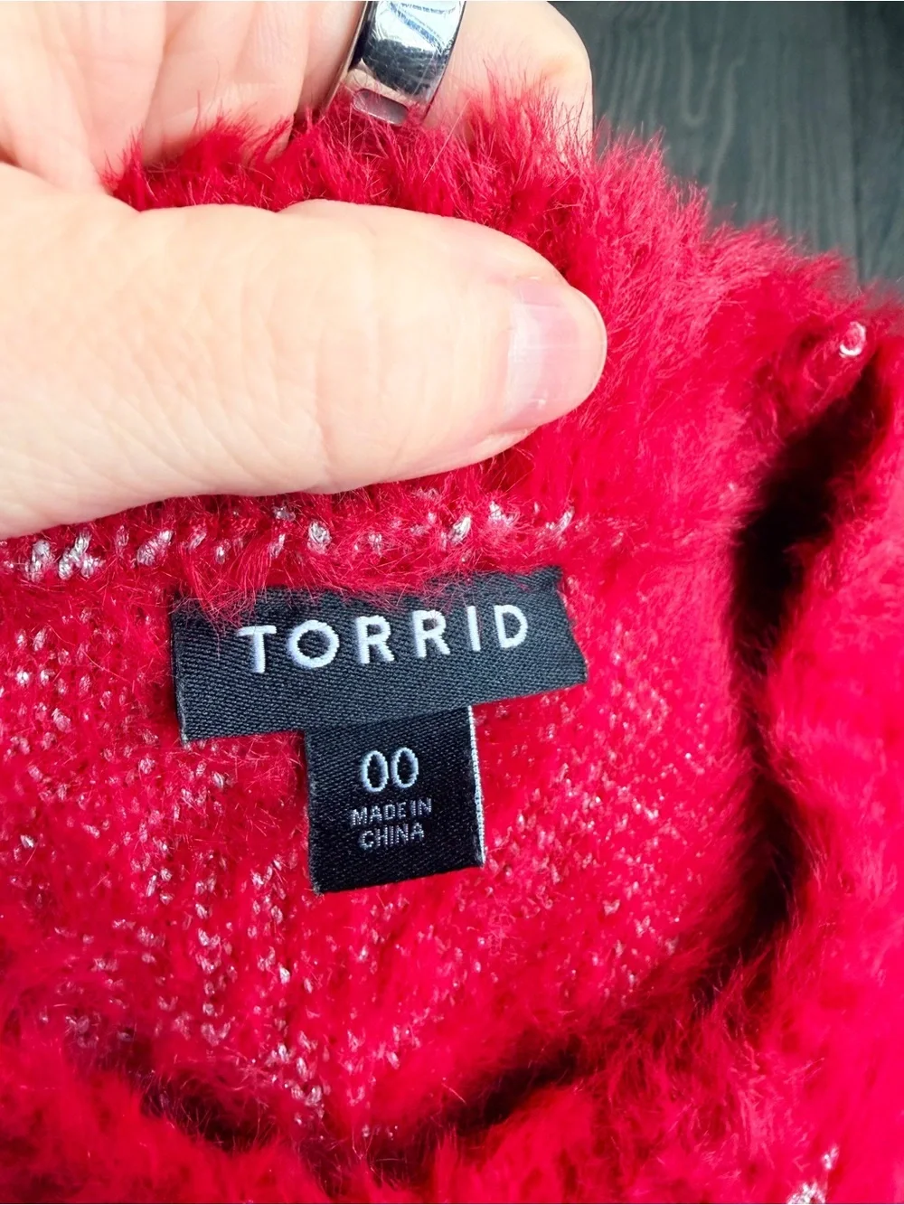 Torrid Holiday Eyelash Lurex Crew Neck Pullover Sweater in Red / Silver Size 00